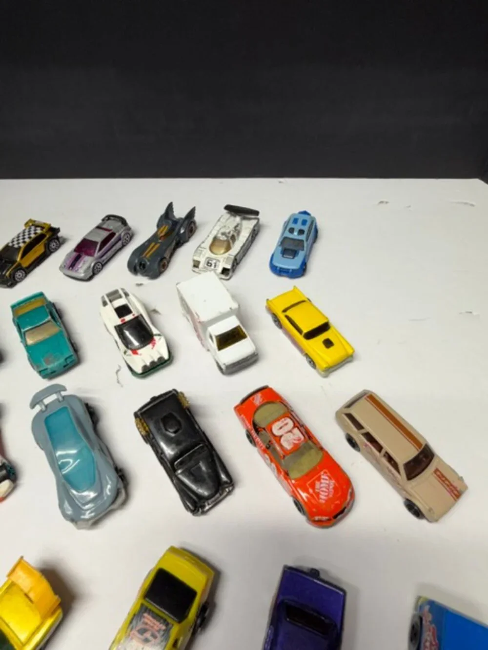 Toy Car Lot 1:64 Scale Hot Wheels, Matchbox
